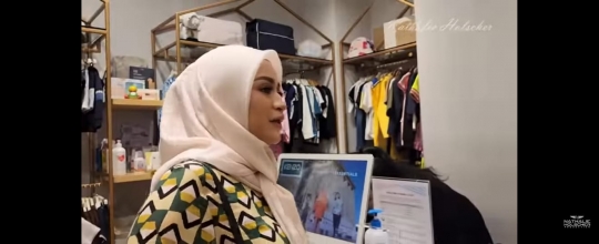 Nathalie Holscher Habiskan Uang Belasan Juta Untuk Beli Baju Adzam: Bukannya Riya