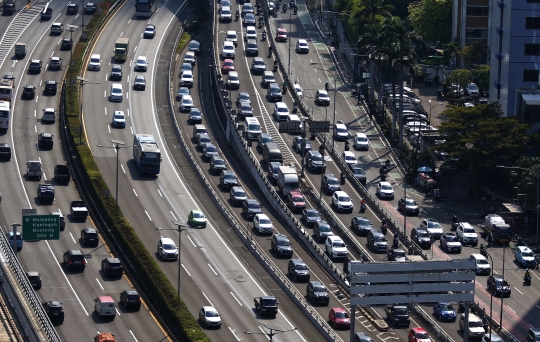 Foto Macet Makin Parah Jumlah Kendaraan Di Indonesia Naik Jadi 154