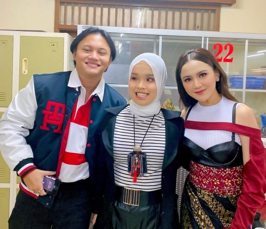 6 Potret Putri Ariani Bareng Seleb Tanah Air, Lesti Kejora hingga Afgan