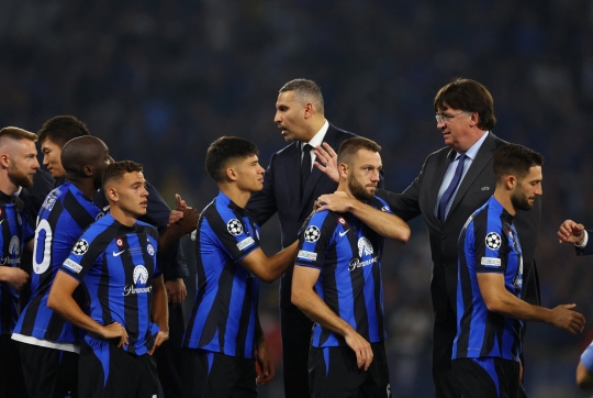 Kesedihan Para Pemain Inter Milan Gagal Angkat Trofi Liga Champions