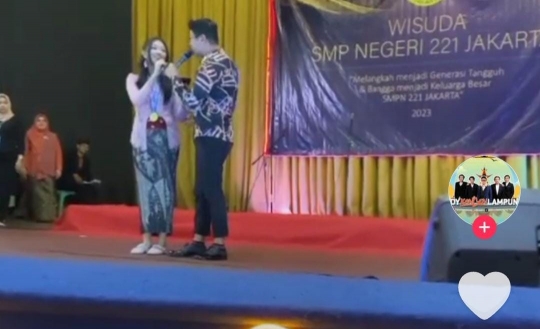 Kirana Putri Andika Kangen Band jadi Gadis Cantik, Momen Nyanyi Bareng saat Wisuda