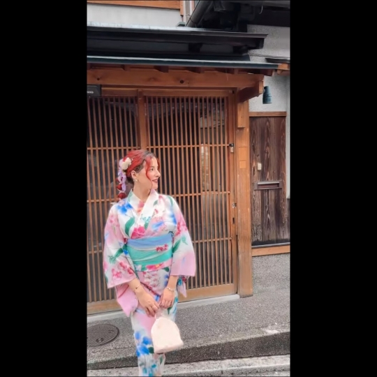 6 Potret Tasya Farasya Kenakan Kimono saat Liburan di Jepang, Cantik Banget!