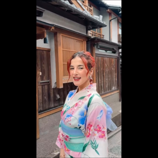 6 Potret Tasya Farasya Kenakan Kimono saat Liburan di Jepang, Cantik Banget!