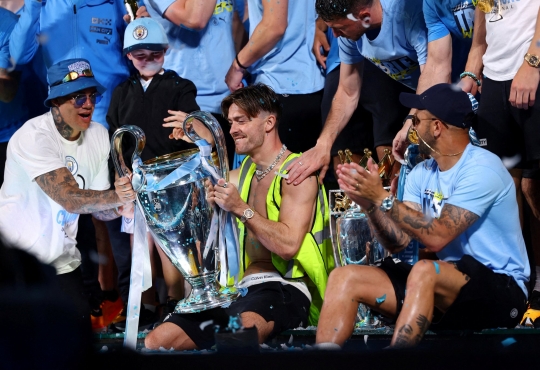 Parade Kemenangan Treble Winners, Pasukan Guardiola Bikin Kota Manchester Membiru