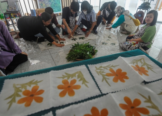 Semangat Kreativitas Anak Berkebutuhan Khusus Ikuti Pelatihan Ecoprint