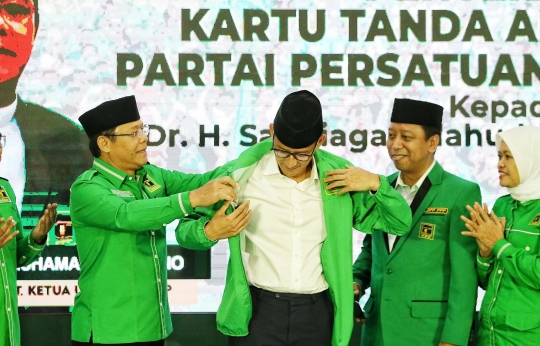 Dua Bulan Setelah Keluar Gerindra, Sandiaga Resmi Berjaket Hijau PPP