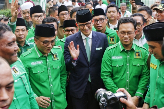 Dua Bulan Setelah Keluar Gerindra, Sandiaga Resmi Berjaket Hijau PPP