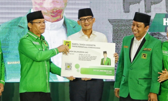 Dua Bulan Setelah Keluar Gerindra, Sandiaga Resmi Berjaket Hijau PPP