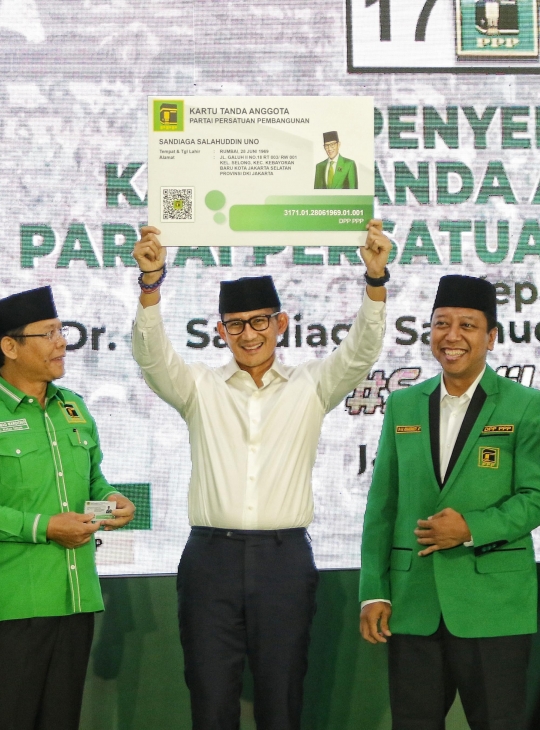 Dua Bulan Setelah Keluar Gerindra, Sandiaga Resmi Berjaket Hijau PPP