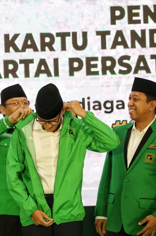 Dua Bulan Setelah Keluar Gerindra, Sandiaga Resmi Berjaket Hijau PPP