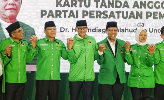 Dua Bulan Setelah Keluar Gerindra, Sandiaga Resmi Berjaket Hijau PPP