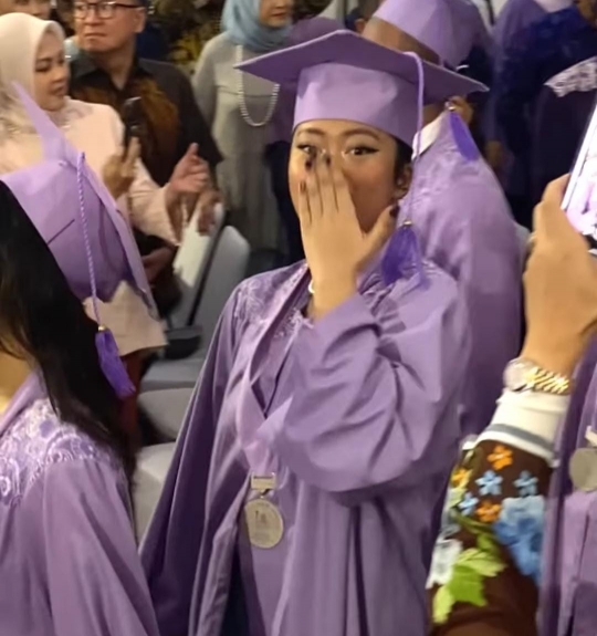 Potret Nayyara Anak Tora Sudiro Tampil Cantik di Momen Wisuda Sukses Curi Perhatian