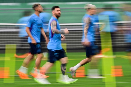 Melihat Messi Latihan Terakhir Bersama Timnya Jelang Argentina vs Australia di China