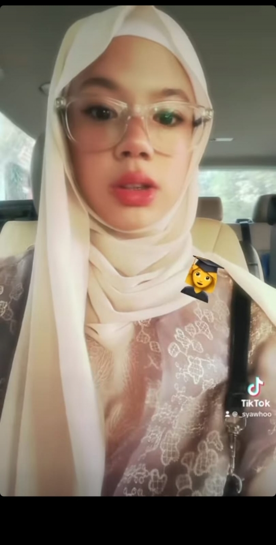 Tampil Berhijab, ini 6 Potret Cantik Safeea Anak Mulan Jameela di Momen Kelulusan