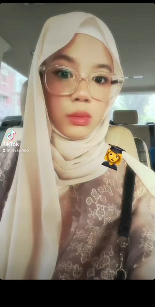 Tampil Berhijab, ini 6 Potret Cantik Safeea Anak Mulan Jameela di Momen Kelulusan