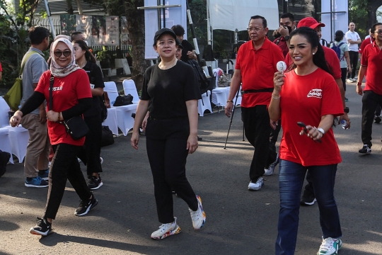 Puan Berolahraga Bareng Krisdayanti dan Sejumlah Fraksi PDI Perjuangan ke GBK