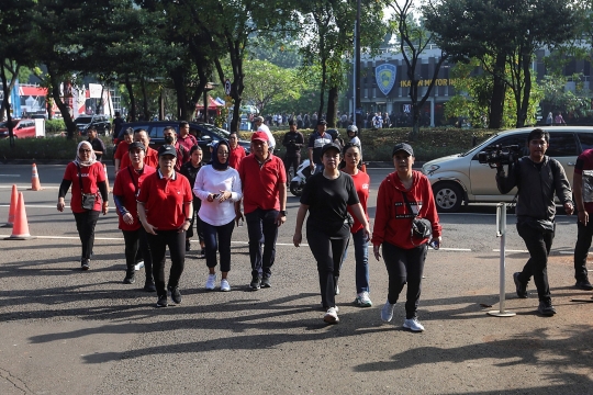 Puan Berolahraga Bareng Krisdayanti dan Sejumlah Fraksi PDI Perjuangan ke GBK