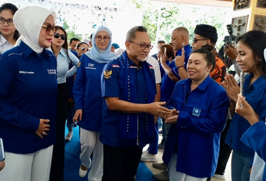 Senyum Zulkifli Hasan di Acara Deklarasi Caleg DPR di Maluku