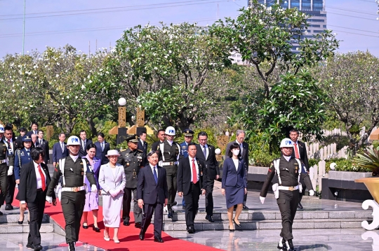 Momen Kaisar Jepang dan Permaisuri Ziarah ke TMP Kalibata