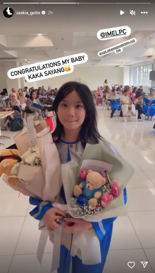 Potret Zaskia Gotik saat Hadir di Acara Wisuda Anak Sambung, Kompak Bareng Imel Putri