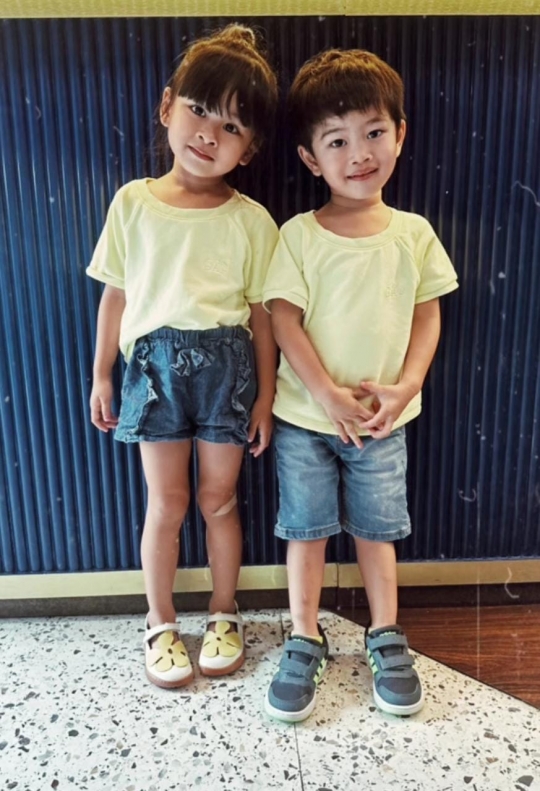 Si Kembar Menggemaskan, 6 Potret Terbaru Zayn dan Zunaira Anak Syahnaz Sadiqah & Jeje