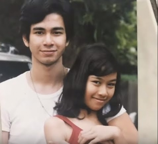 8 Potret Lawas Syahnaz Sadiqah Curi Perhatian, Cantik & Senyumnya Khas Bikin Pangling