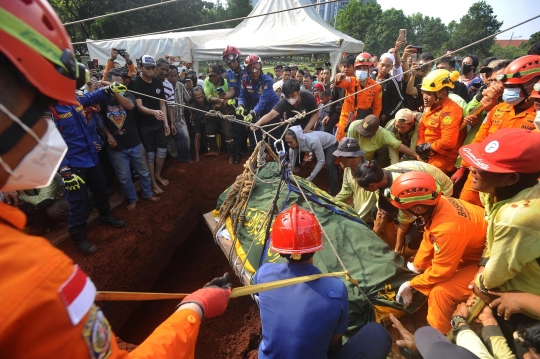 Momen Pemakaman Fajri, Pria Obesitas Berbobot 300 Kg: Dibantu Damkar dan Basarnas