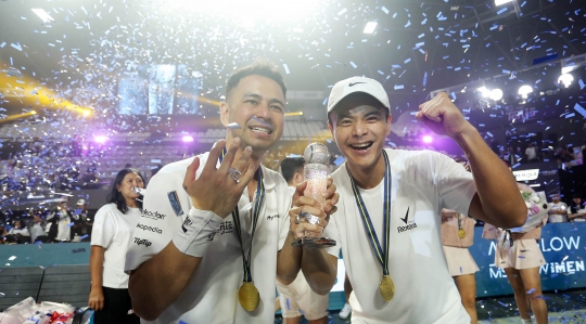 Menang Lagi-Lagi Tenis, Raffi Ahmad dan Dion Wiyoko Raih Piala Bertabur Berlian Rp2 M