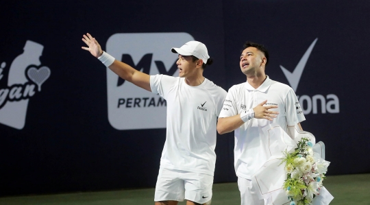 Menang Lagi-Lagi Tenis, Raffi Ahmad dan Dion Wiyoko Raih Piala Bertabur Berlian Rp2 M