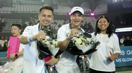 Menang Lagi-Lagi Tenis, Raffi Ahmad dan Dion Wiyoko Raih Piala Bertabur Berlian Rp2 M