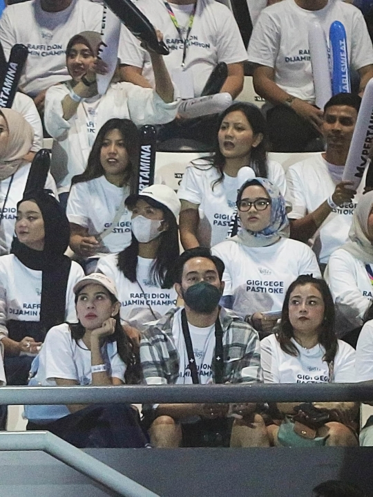 Momen Kebersamaan Syahnaz dan Jeje Govinda Nonton Lagi-Lagi Tenis