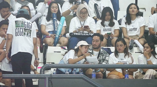 Momen Kebersamaan Syahnaz dan Jeje Govinda Nonton Lagi-Lagi Tenis