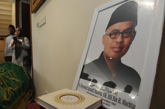 Desmond Mahesa Meninggal Dunia, Ganjar hingga Prabowo Melayat ke Rumah Duka