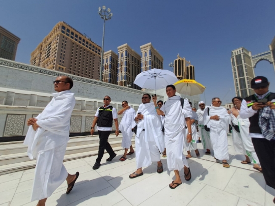 Jelang Puncak Haji, Menteri Agama Jalankan Ibadah Umrah