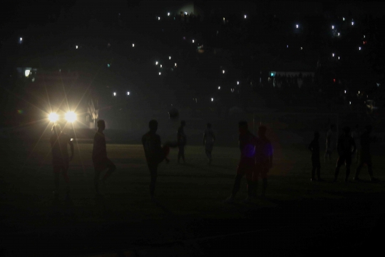 Mati Lampu Ganggu Laga Persija Jakarta Vs Ratchaburi FC, Candrabaga Gelap Gulita