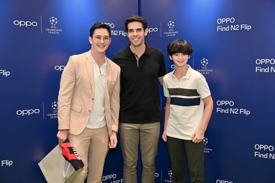 Deretan Foto Kebersamaan Mike Lewis dengan Sang Anak Kenzou, Bestie Banget!