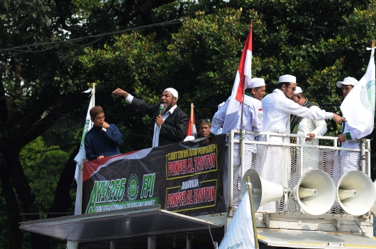 Datangi Kemenag, Massa Front Persaudaraan Islam Tuntut Ponpes Al-Zaytun Ditutup