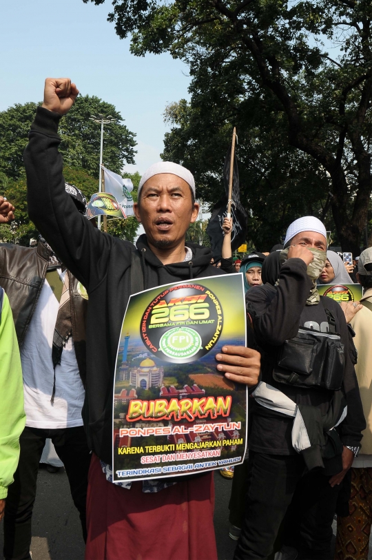 Datangi Kemenag, Massa Front Persaudaraan Islam Tuntut Ponpes Al-Zaytun Ditutup