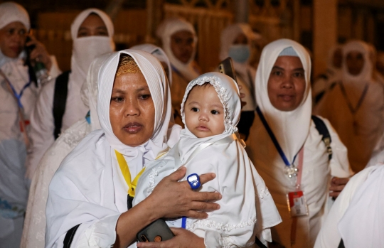 Jemaah Haji Mulai Menuju Jabal Rahmah untuk Mencari Tempat Berdoa di Arafah