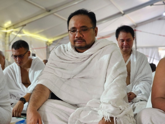 Momen Menag Yaqut Cholil Qoumas Wukuf di Padang Arafah