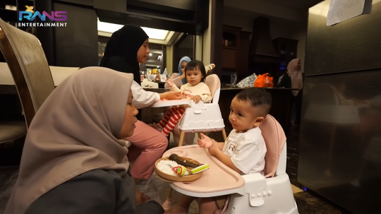 Momen Rayyanza & Ameena Duo Bayi Gemas Playdate, Netizen 'Rafathar & Gempi Reborn'