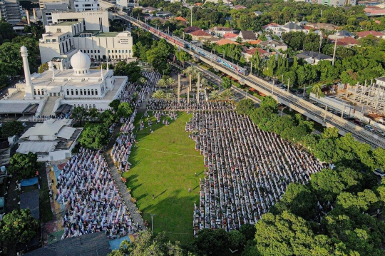 Pantauan Udara Salat Idul Adha Muhammadiyah di Lapangan Masjid Al-Azhar