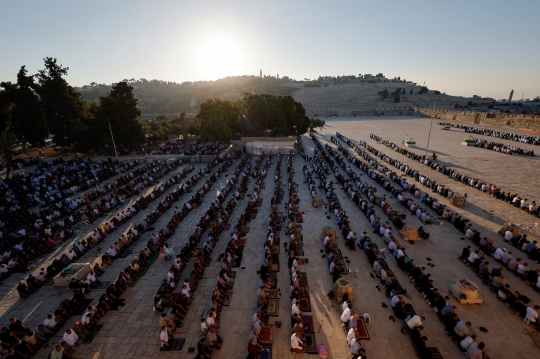 Salat Idul Adha di Komplek Masjid Al Aqsa Berlangsung Khusyuk dan Damai