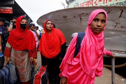 Penampakan Kapal Feri di Bangladesh Disesaki Pemudik Jelang Iduladha