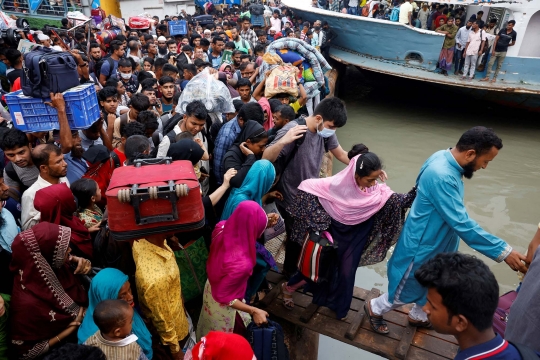 Penampakan Kapal Feri di Bangladesh Disesaki Pemudik Jelang Iduladha