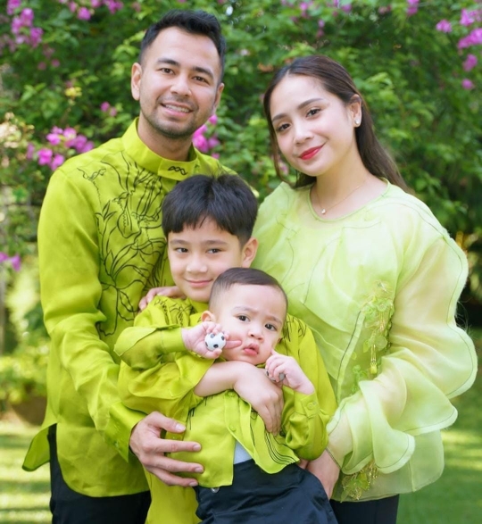 Potret Raffi Ahmad Rayakan Idul Adha Bareng Keluarga, Nagita Slavina Curi Perhatian