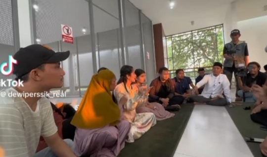 Soal Sapi Kurban, Begini Potret Mediasi Dewi Perssik dengan Pak RT