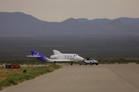 Virgin Galactic Sukses Kirim Penumpang Komersial ke Luar Angkasa, Berapa Tiketnya?