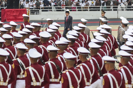 Momen Jokowi Pimpin Upacara Hari Bhayangkara: Ingatkan Polri Jaga Kepercayaan Rakyat