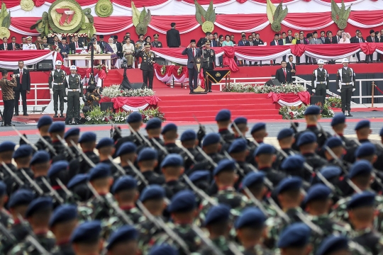 Momen Jokowi Pimpin Upacara Hari Bhayangkara: Ingatkan Polri Jaga Kepercayaan Rakyat